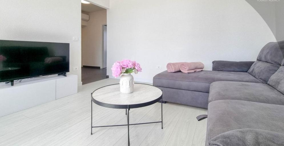 Bella Apartment อูมัค ภายนอก รูปภาพ